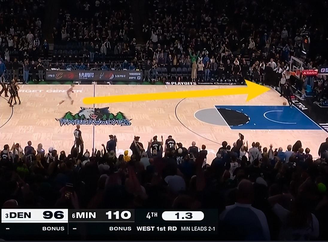 心态被打崩了！麦丹上空篮，约基奇跑全场讨说法引冲突，前者亮了